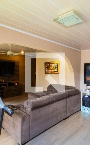 Casa à venda com 130m², 3 quartos e 2 vagasSala