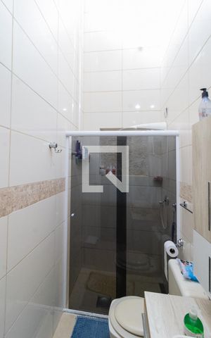 Casa à venda com 130m², 3 quartos e 2 vagasBanheiro