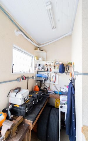 Casa à venda com 130m², 3 quartos e 2 vagasÁrea de Serviço