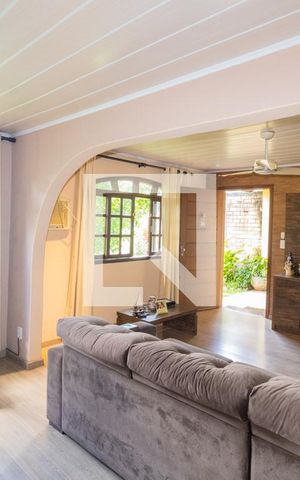 Casa à venda com 130m², 3 quartos e 2 vagasSala