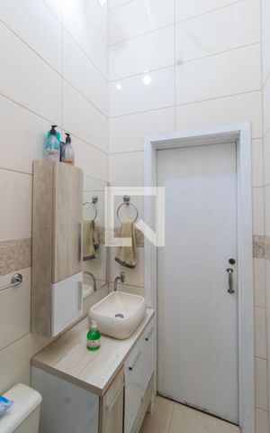 Casa à venda com 130m², 3 quartos e 2 vagasBanheiro