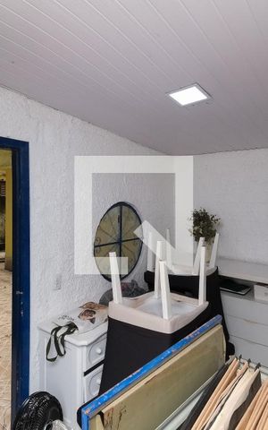 Casa à venda com 130m², 4 quartos e 1 vaga Casa à venda com 130m², 4 quartos e 1 vagaQuarto de Serviço