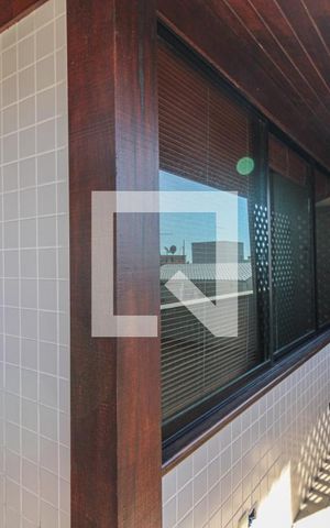 Apartamento à venda com 300m², 3 quartos e 3 vagas Apartamento à venda com 300m², 3 quartos e 3 vagasTerraço