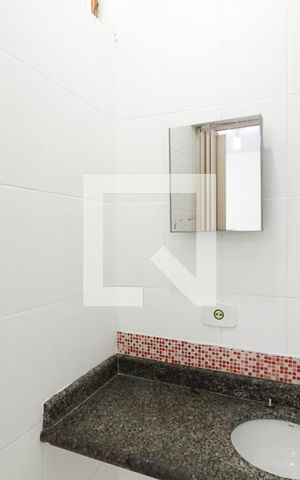 Casa à venda com 140m², 2 quartos e 1 vagaBanheiro