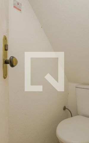 Casa para alugar com 170m², 4 quartos e 2 vagas Casa para alugar com 170m², 4 quartos e 2 vagasBanheiro de Serviço