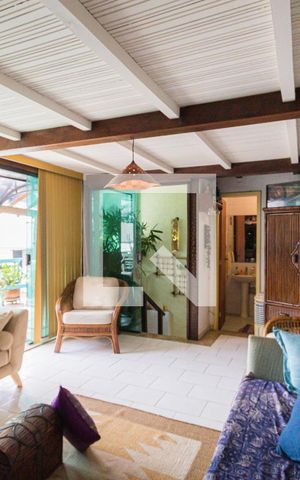 Apartamento à venda com 232m², 3 quartos e 2 vagas Apartamento à venda com 232m², 3 quartos e 2 vagasSala da Cobertura
