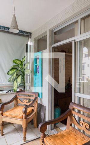Apartamento à venda com 232m², 3 quartos e 2 vagas Apartamento à venda com 232m², 3 quartos e 2 vagasVaranda da Sala