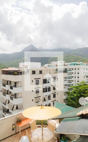 Apartamento à venda com 232m², 3 quartos e 2 vagas Apartamento à venda com 232m², 3 quartos e 2 vagasVista do Quarto 3