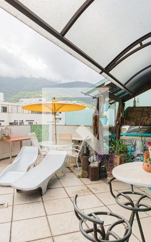 Apartamento à venda com 232m², 3 quartos e 2 vagas Apartamento à venda com 232m², 3 quartos e 2 vagasCobertura