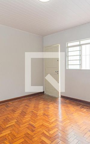 Casa para alugar com 500m², 2 quartos e 1 vaga Casa para alugar com 500m², 2 quartos e 1 vagaSala