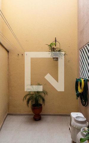 Casa à venda com 100m², 3 quartos e 2 vagas Casa à venda com 100m², 3 quartos e 2 vagasÁrea de Serviço