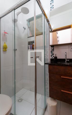 Casa à venda com 100m², 3 quartos e 2 vagas Casa à venda com 100m², 3 quartos e 2 vagasBanheiro