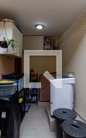 Casa à venda com 100m², 3 quartos e 2 vagas Casa à venda com 100m², 3 quartos e 2 vagasÁrea de Serviço
