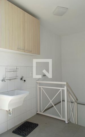Casa à venda com 238m², 3 quartos e 4 vagas Casa à venda com 238m², 3 quartos e 4 vagasÁrea de Serviço