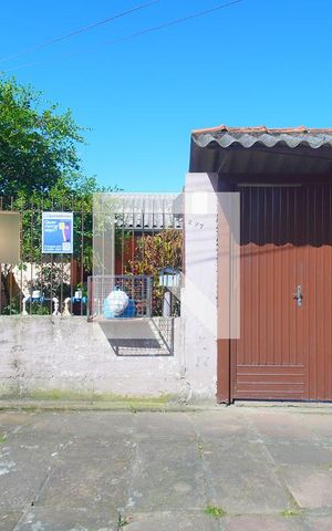 Casa à venda com 120m², 1 quarto e 2 vagas Casa à venda com 120m², 1 quarto e 2 vagasFachada