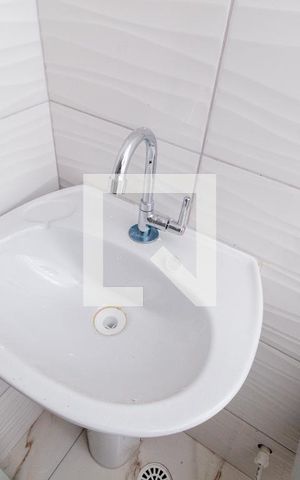 Studio para alugar com 14m², 1 quarto e sem vaga Studio para alugar com 14m², 1 quarto e sem vagaDetalhe - Banheiro