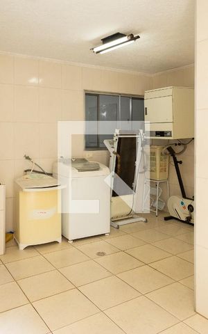 Casa à venda com 210m², 3 quartos e 3 vagas Casa à venda com 210m², 3 quartos e 3 vagasÁrea de Serviço