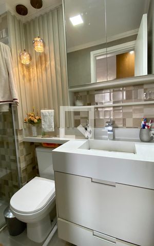 Apartamento à venda com 63m², 2 quartos e 1 vagaBanheiro da Suíte 1