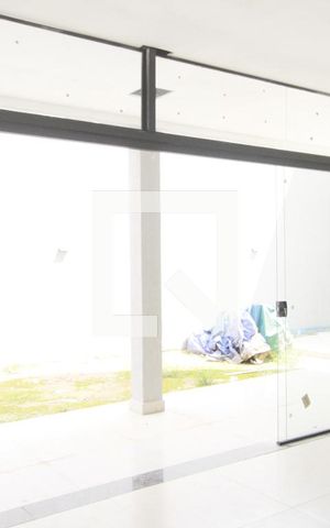 Casa para alugar com 377m², 4 quartos e 5 vagasSala