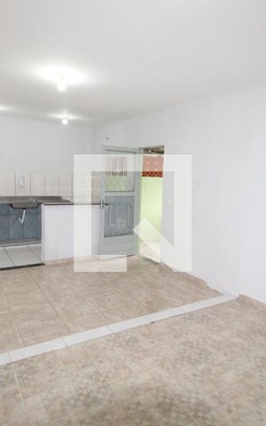 Casa à venda com 60m², 2 quartos e sem vagaSala