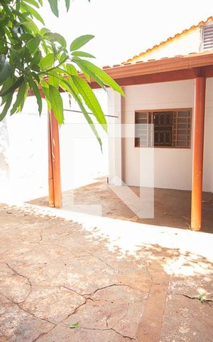Casa para alugar com 100m², 4 quartos e 2 vagas Casa para alugar com 100m², 4 quartos e 2 vagasQuintal