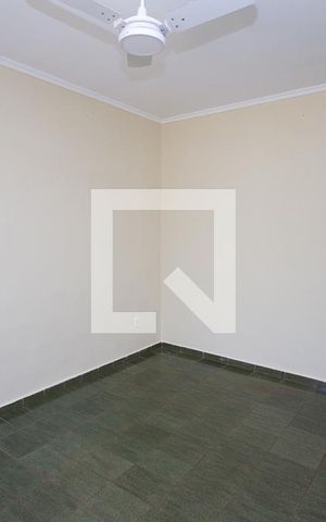 Casa para alugar com 100m², 4 quartos e 2 vagas Casa para alugar com 100m², 4 quartos e 2 vagasSala