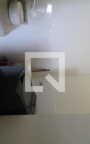 Casa de condomínio para alugar com 250m², 4 quartos e 1 vaga Casa de condomínio para alugar com 250m², 4 quartos e 1 vagaÁrea de Serviço