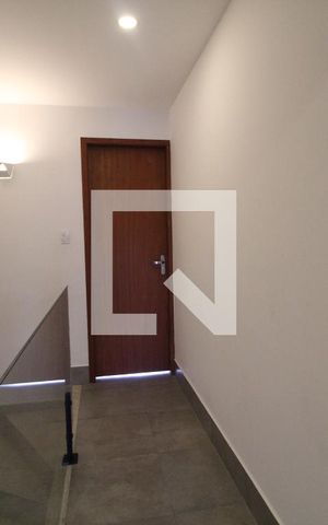 Casa de condomínio para alugar com 250m², 4 quartos e 1 vaga Casa de condomínio para alugar com 250m², 4 quartos e 1 vagaCorredor