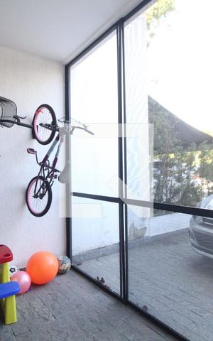 Casa de condomínio para alugar com 250m², 4 quartos e 1 vaga Casa de condomínio para alugar com 250m², 4 quartos e 1 vagaEntrada