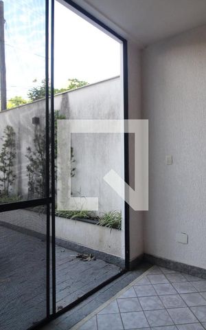 Casa de condomínio para alugar com 250m², 4 quartos e 1 vaga Casa de condomínio para alugar com 250m², 4 quartos e 1 vagaEntrada