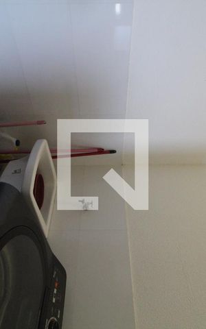 Casa de condomínio para alugar com 250m², 4 quartos e 1 vaga Casa de condomínio para alugar com 250m², 4 quartos e 1 vagaÁrea de Serviço