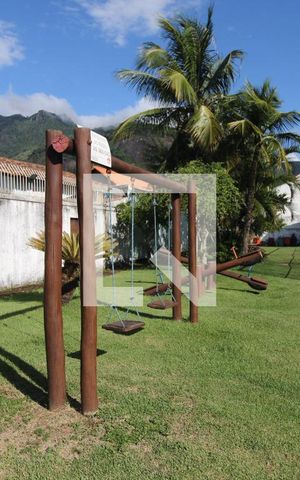 Casa de condomínio para alugar com 250m², 4 quartos e 1 vaga Casa de condomínio para alugar com 250m², 4 quartos e 1 vagaÁrea comum - Playground