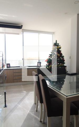 Casa de condomínio para alugar com 250m², 4 quartos e 1 vaga Casa de condomínio para alugar com 250m², 4 quartos e 1 vagaSala