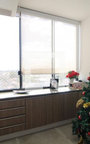 Casa de condomínio para alugar com 250m², 4 quartos e 1 vaga Casa de condomínio para alugar com 250m², 4 quartos e 1 vagaSala