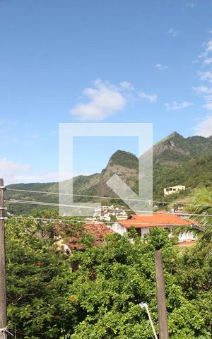 Casa de condomínio para alugar com 250m², 4 quartos e 1 vaga Casa de condomínio para alugar com 250m², 4 quartos e 1 vagaSuíte 4