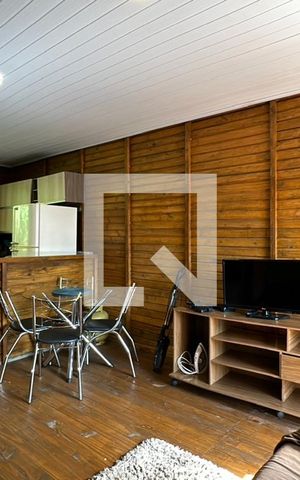 Casa para alugar com 58m², 2 quartos e 2 vagas Casa para alugar com 58m², 2 quartos e 2 vagasSala