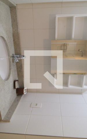 Apartamento à venda com 75m², 2 quartos e 1 vaga Apartamento à venda com 75m², 2 quartos e 1 vagaBanheiro da Suíte
