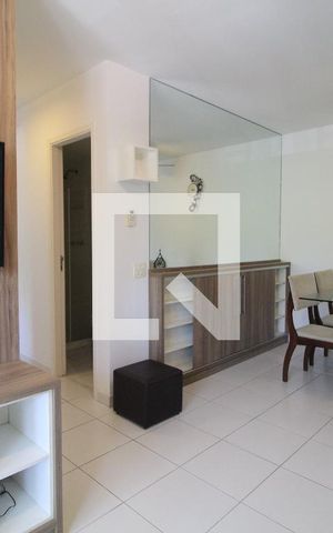 Apartamento à venda com 75m², 2 quartos e 1 vaga Apartamento à venda com 75m², 2 quartos e 1 vagaSala
