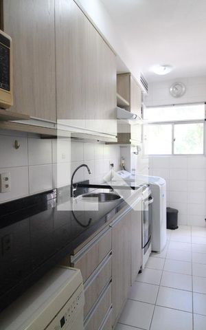 Apartamento à venda com 75m², 2 quartos e 1 vaga Apartamento à venda com 75m², 2 quartos e 1 vagaCozinha e Área de Serviço