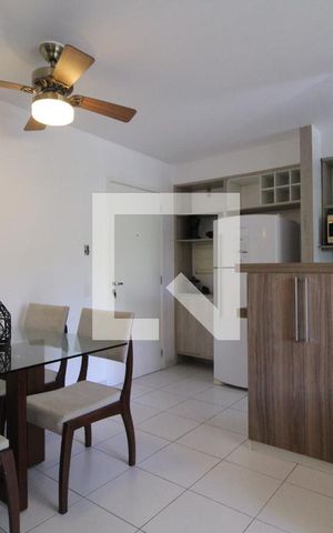 Apartamento à venda com 75m², 2 quartos e 1 vaga Apartamento à venda com 75m², 2 quartos e 1 vagaSala