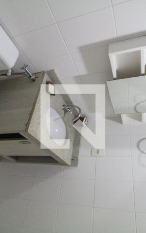 Apartamento à venda com 75m², 2 quartos e 1 vaga Apartamento à venda com 75m², 2 quartos e 1 vagaBanheiro Social