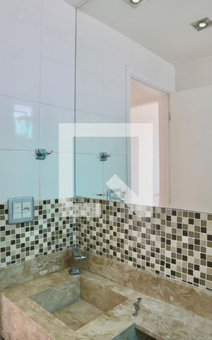 Apartamento à venda com 50m², 2 quartos e 1 vaga Apartamento à venda com 50m², 2 quartos e 1 vagaBanheiro