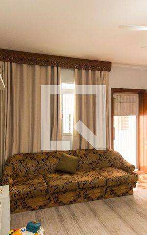 Casa à venda com 438m², 3 quartos e 5 vagas Casa à venda com 438m², 3 quartos e 5 vagasSala de Tv