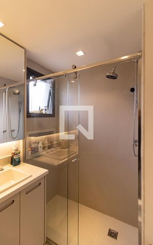 Apartamento à venda com 158m², 3 quartos e 2 vagas Apartamento à venda com 158m², 3 quartos e 2 vagasBanheiro da Suíte 1