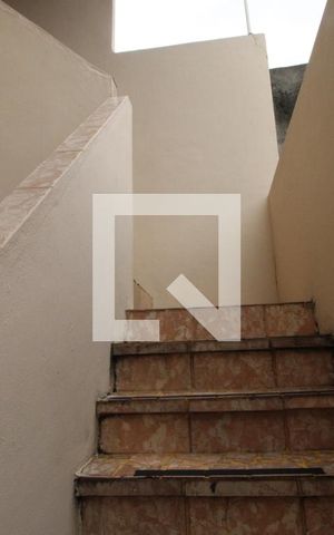 Casa à venda com 144m², 2 quartos e 1 vagaEscada 