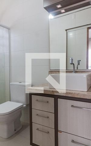Casa para alugar com 150m², 3 quartos e 3 vagas Casa para alugar com 150m², 3 quartos e 3 vagasSuíte