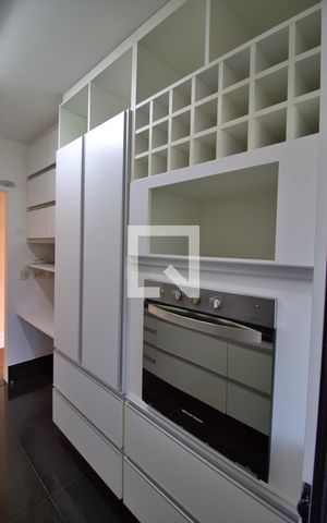 Apartamento à venda com 85m², 2 quartos e 2 vagas Apartamento à venda com 85m², 2 quartos e 2 vagasCozinha