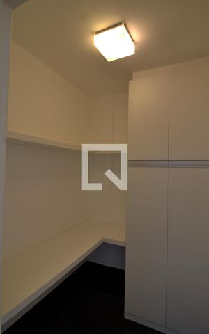 Apartamento à venda com 85m², 2 quartos e 2 vagas Apartamento à venda com 85m², 2 quartos e 2 vagasQuarto de Serviço