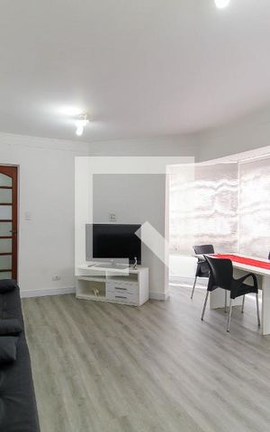 Apartamento à venda com 83m², 2 quartos e 1 vaga Apartamento à venda com 83m², 2 quartos e 1 vagaSala
