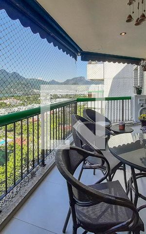 Apartamento à venda com 160m², 2 quartos e 2 vagas Apartamento à venda com 160m², 2 quartos e 2 vagasVaranda
